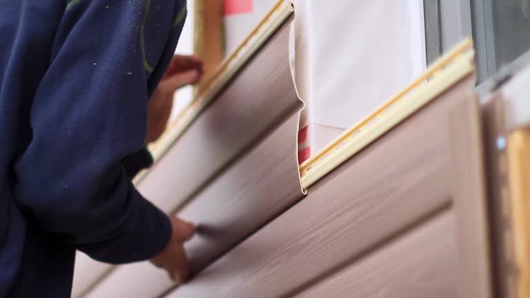 How To Choose The Right Materials for Your Siding Installation in 'Gladstone, MI